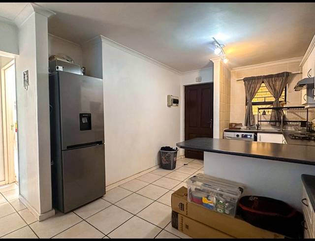 2 BEDROOM APARTMENT FOR SALE IN FAIRVIEW GOLF ESTATE